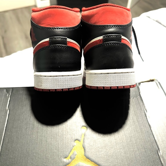 Nike Air Jordan 1 Retro High Black Red White Sneakers